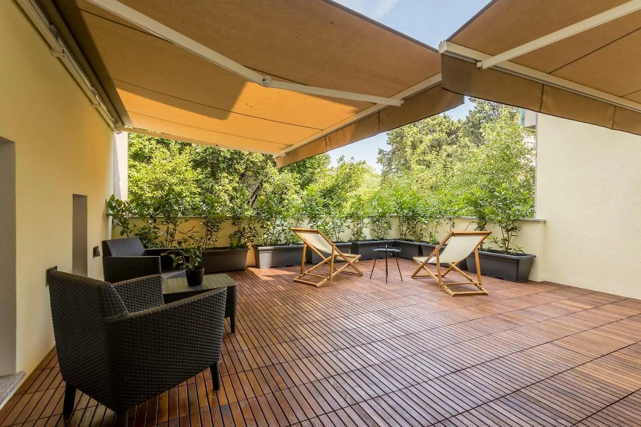 아파트 Monvi Luxury Suites Near Bacvice Beach And Old Town 스플리트